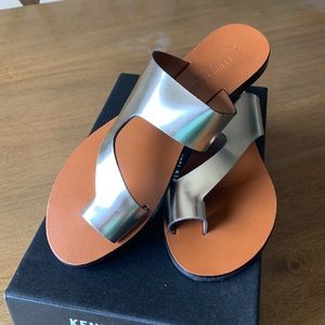 NWT NIB Kenneth Cole New York Women's Palm Sandal, Light Gold, 10 M